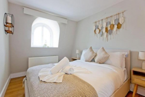 Imperial Hogarth Road Apartment -4th floor